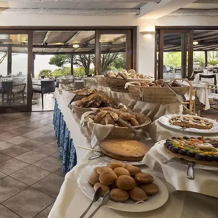 La Bisaccia מלון 4*